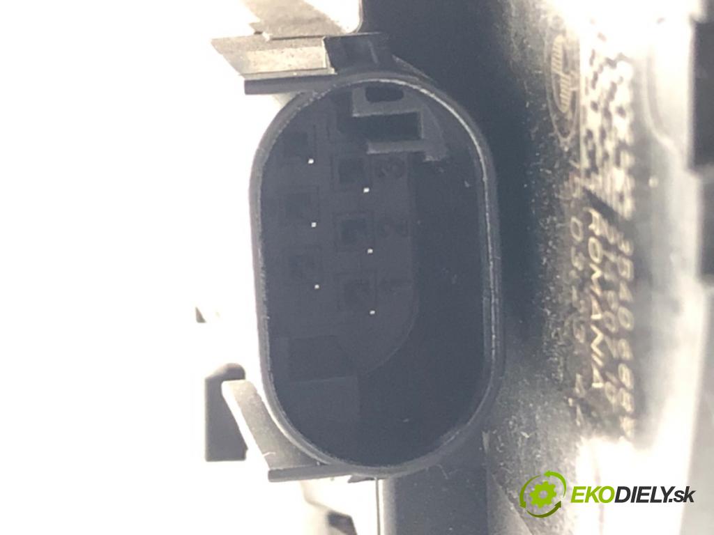 BMW X1 (U11) 2022-2025    s-drive 2.0i 115kW [156KM] BENZYNA  Potenciometer plynu 6889824 (Pedále)