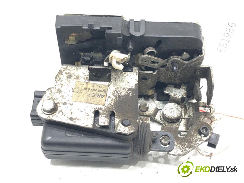 DACIA DUSTER (HS_) 2010 - 2018    1.6 16V LPG 77 kW [105 KM] Benzyna / gaz samochodowy (LPG) 2011 - 2018  zámok dveře pravý zadní část 825029556R