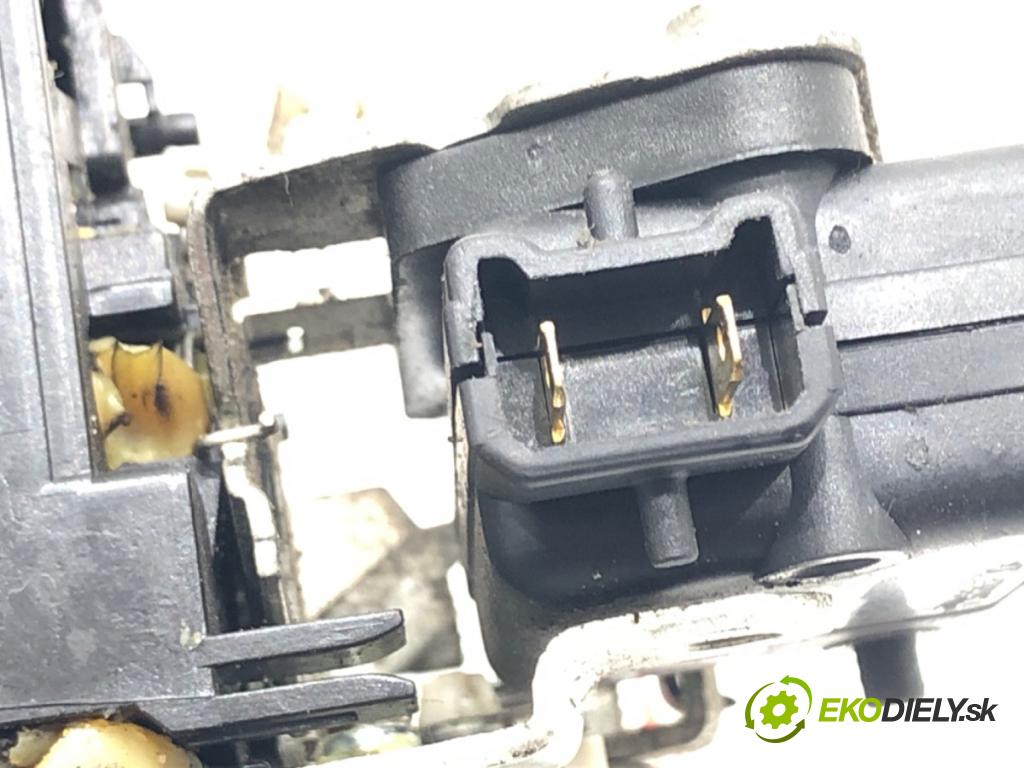 DACIA DUSTER (HS_) 2010 - 2018    1.6 16V LPG 77 kW [105 KM] Benzyna / gaz samochodowy (LPG) 2011 - 2018  zámok dveře pravý zadní část 825029556R