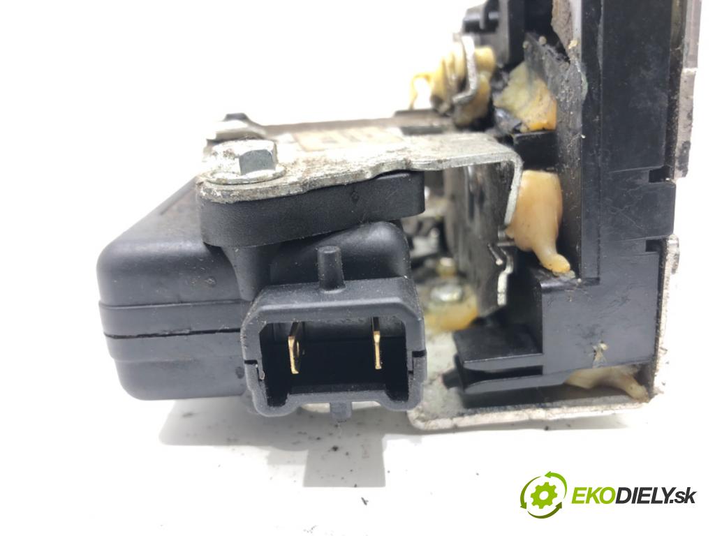 DACIA DUSTER (HS_) 2010 - 2018    1.6 16V LPG 77 kW [105 KM] Benzyna / gaz samochodowy (LPG) 2011 - 2018  zámok dveře levý zadní část 825030283R