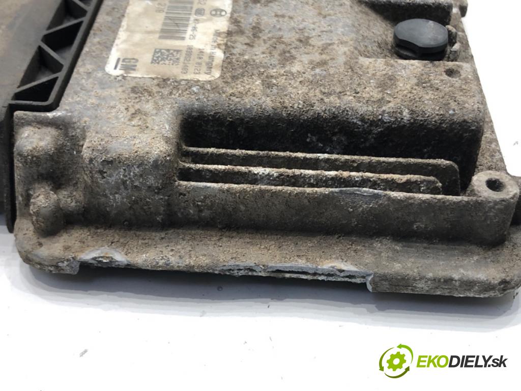 OPEL ZAFIRA B Nadwozie pełne/minivan (A05) 2005 - 2015    1.9 CDTI VAN (M75) 88 kW [120 KM] olej napędowy 2005 - 2015  riadiaca jednotka Motor 0281014452 (Riadiace jednotky)