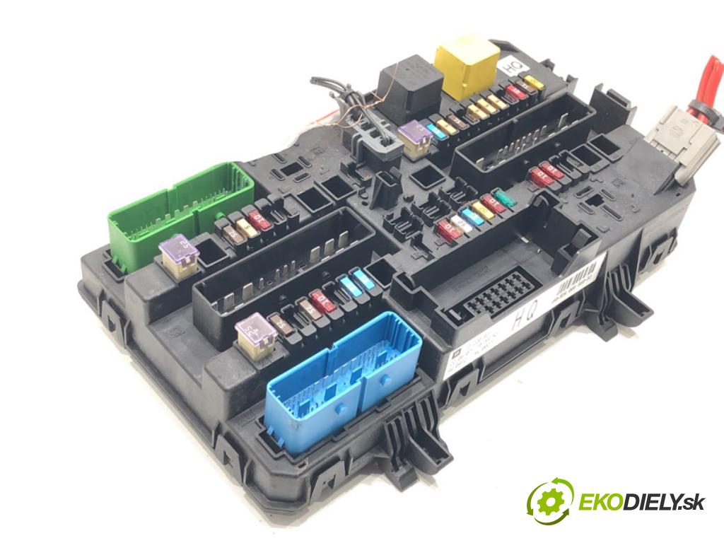 OPEL ZAFIRA B Nadwozie pełne/minivan (A05) 2005 - 2015    1.9 CDTI VAN (M75) 88 kW [120 KM] olej napędowy 2005 - 2015  modul BSI 13220831 (Pojistkové skříňky)