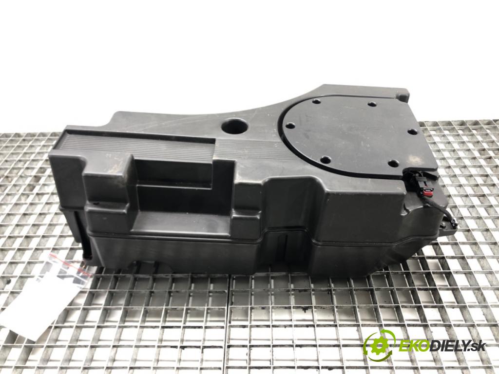 AUDI Q7 (4MB, 4MG) 2015 - 2022    3.0 TDI quattro 200 kW [272 KM] olej napędowy 2015 - 2019  subwoofer 4M0035621A (Audio zariadenia)