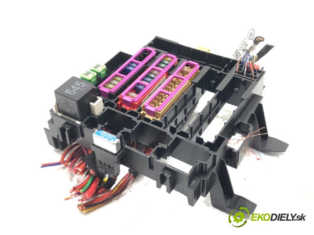 AUDI Q7 (4MB, 4MG) 2015 - 2022    3.0 TDI quattro 200 kW [272 KM] olej napędowy 2015 - 2019  skříňka poistková 4M0971845 (Pojistkové skříňky)