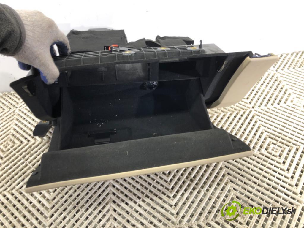 AUDI Q7 (4MB, 4MG) 2015 - 2022    3.0 TDI quattro 200 kW [272 KM] olej napędowy 2015 - 2019  Priehradka, kastlík spolujazdca 4M1857035K (Priehradky, kastlíky)