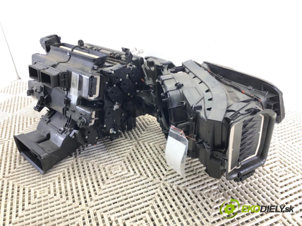 AUDI Q7 (4MB, 4MG) 2015 - 2022    3.0 TDI quattro 200 kW [272 KM] olej napędowy 2015 - 2019  topné těleso radiátor topení komplet KOMBAJN 4M1816005G (Radiátory topení)