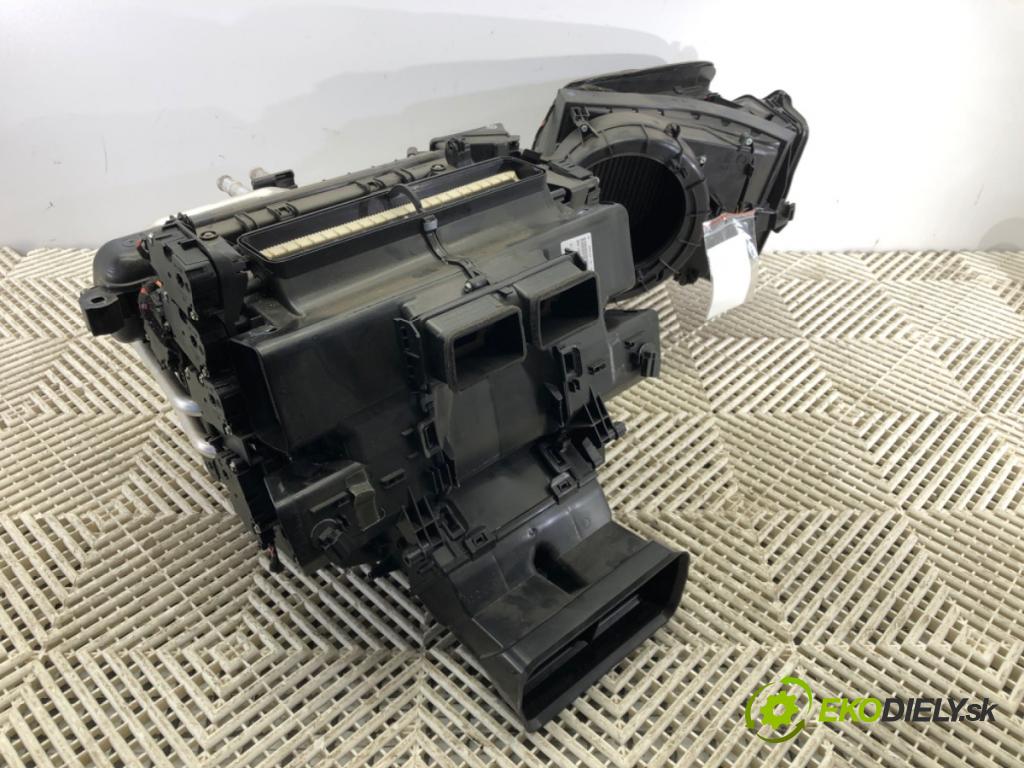 AUDI Q7 (4MB, 4MG) 2015 - 2022    3.0 TDI quattro 200 kW [272 KM] olej napędowy 2015 - 2019  topné těleso radiátor topení komplet KOMBAJN 4M1816005G (Radiátory topení)