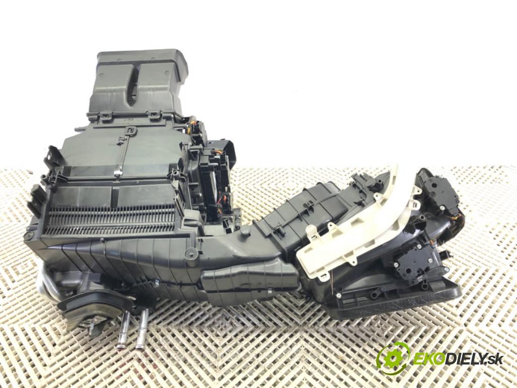 AUDI Q7 (4MB, 4MG) 2015 - 2022    3.0 TDI quattro 200 kW [272 KM] olej napędowy 2015 - 2019  topné těleso radiátor topení komplet KOMBAJN 4M1816005G (Radiátory topení)