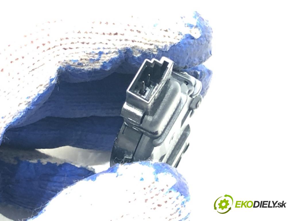 AUDI Q7 (4MB, 4MG) 2015 - 2022    3.0 TDI quattro 200 kW [272 KM] olej napędowy 2015 - 2019  Snímač dažďa 81A955547A (Snímače dažďa)