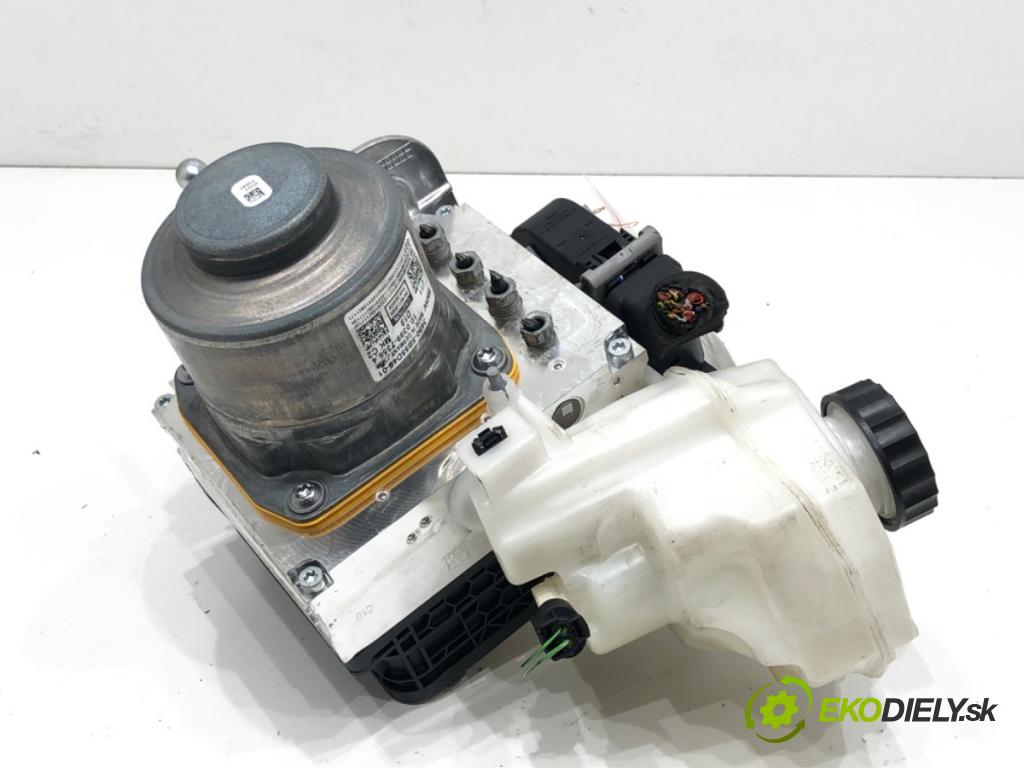 BMW X1 (U11) 2022-2025    s-drive 2.0i 115kW [156KM] BENZYNA  Posilovač bŕzd 5B55D46