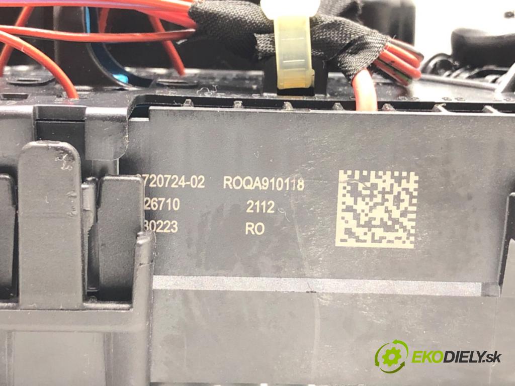 BMW X1 (U11) 2022-2025    s-drive 2.0i 115kW [156KM] BENZYNA  skříňka poistková 8720724 (Pojistkové skříňky)