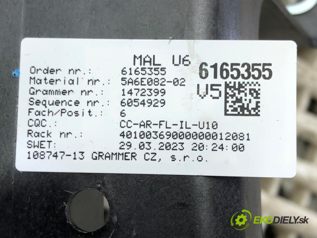 BMW X1 (U11) 2022-2025    s-drive 2.0i 115kW [156KM] BENZYNA  Lakťová opierka  (Lakťová opierka)