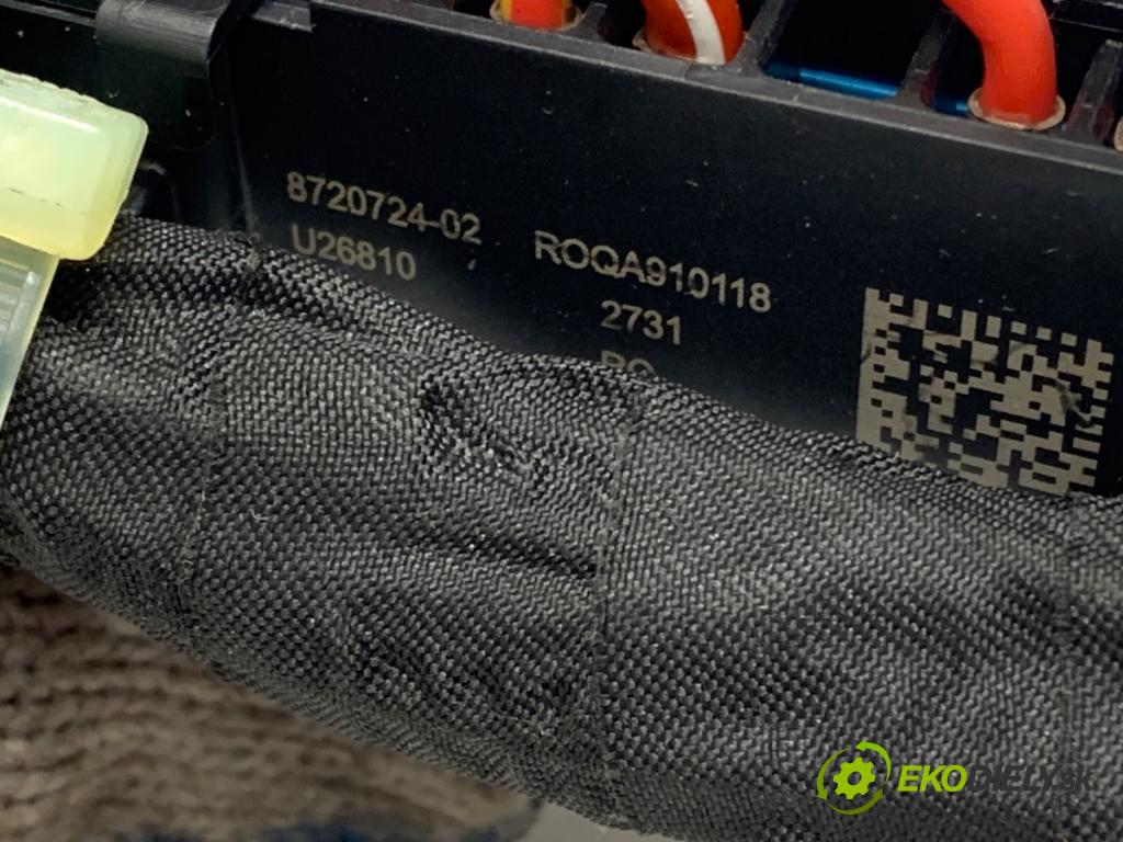 BMW X1 (U11) 2022-2025    s-drive 2.0i 115kW [156KM] BENZYNA  skříňka poistková 8720724 (Pojistkové skříňky)