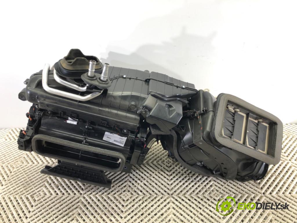 AUDI A8 D5 (4N2, 4N8) 2017 - 2022    60 TFSI Mild Hybrid quattro 338 kW [460 KM] Hybryda silnik benzynowy / elektryczny 2018 - 2022  topné těleso radiátor topení komplet KOMBAJN 4M1820005BL (Radiátory topení)