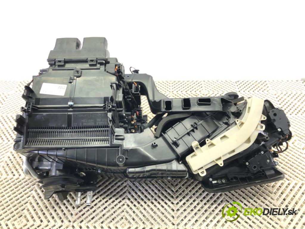 AUDI A8 D5 (4N2, 4N8) 2017 - 2022    60 TFSI Mild Hybrid quattro 338 kW [460 KM] Hybryda silnik benzynowy / elektryczny 2018 - 2022  topné těleso radiátor topení komplet KOMBAJN 4M1820005BL (Radiátory topení)