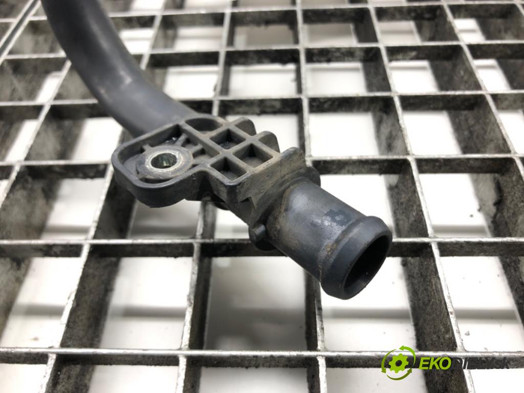 AUDI A8 D5 (4N2, 4N8) 2017 - 2022    60 TFSI Mild Hybrid quattro 338 kW [460 KM] Hybryda silnik benzynowy / elektryczny 2018 - 2022  Rúra vody 4N0819377BD