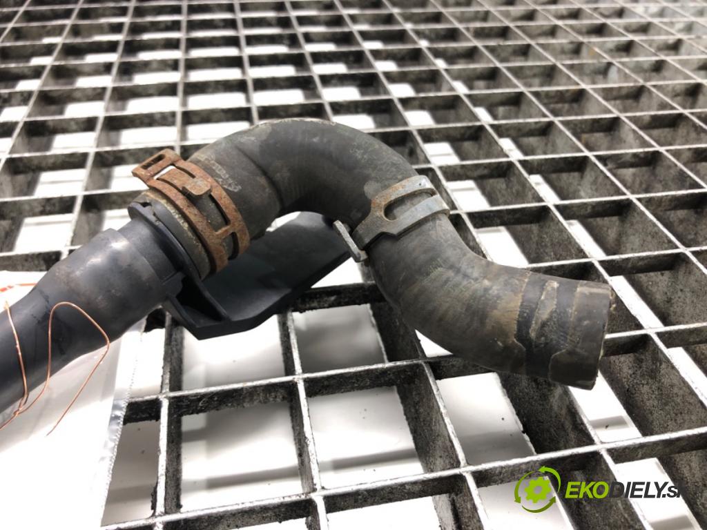 AUDI A8 D5 (4N2, 4N8) 2017 - 2022    60 TFSI Mild Hybrid quattro 338 kW [460 KM] Hybryda silnik benzynowy / elektryczny 2018 - 2022  Rúra vody 4N0819377BD