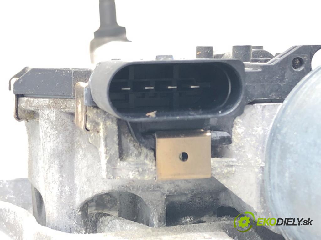 AUDI A8 D5 (4N2, 4N8) 2017 - 2022    60 TFSI Mild Hybrid quattro 338 kW [460 KM] Hybryda silnik benzynowy / elektryczny 2018 - 2022  Mechanizmus stieračov predný 4N1955023A (Motorčeky stieračov predné)