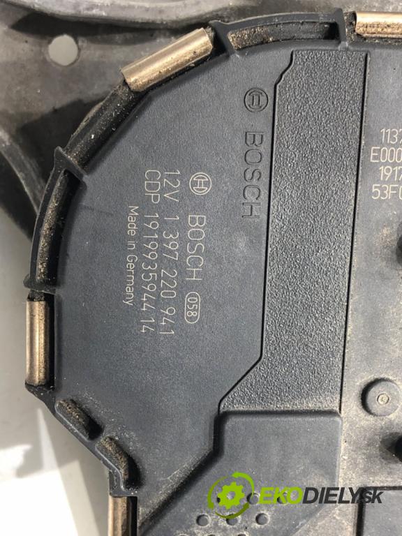 AUDI A8 D5 (4N2, 4N8) 2017 - 2022    60 TFSI Mild Hybrid quattro 338 kW [460 KM] Hybryda silnik benzynowy / elektryczny 2018 - 2022  Mechanizmus stieračov predný 4N1955023A (Motorčeky stieračov predné)