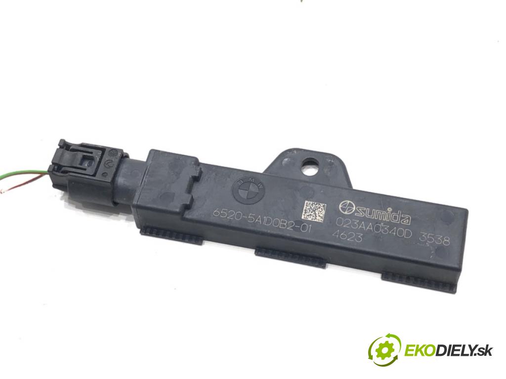 BMW X1 (U11) 2022-2025    s-drive 2.0i 115kW [156KM] BENZYNA  Zosilňovač Antenní: 5A1D0B2 (Zosilňovače)