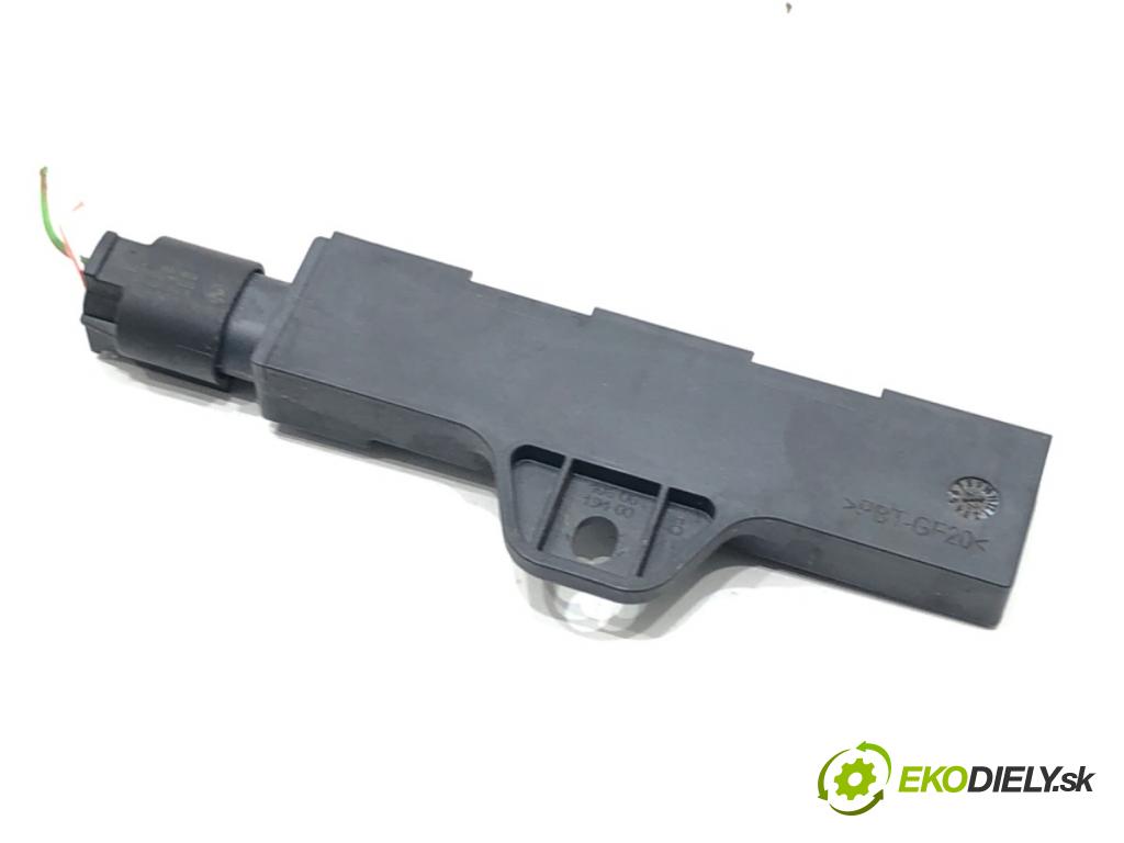 BMW X1 (U11) 2022-2025    s-drive 2.0i 115kW [156KM] BENZYNA  Zosilňovač Antenní: 5A1D0B2 (Zosilňovače)