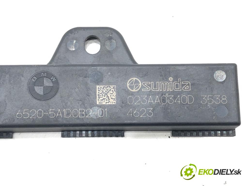 BMW X1 (U11) 2022-2025    s-drive 2.0i 115kW [156KM] BENZYNA  Zosilňovač Antenní: 5A1D0B2 (Zosilňovače)