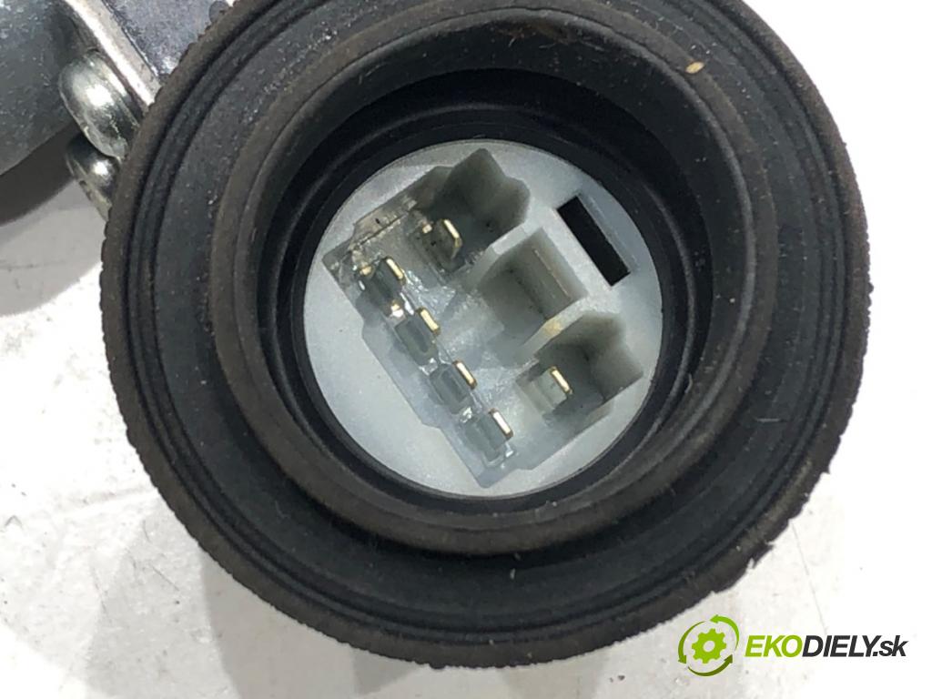 TOYOTA RAV 4 IV (_A4_) 2012 - 2022    2.5 Hybrid (AVA42_) 114 kW [155 KM] Hybryda silnik benzynowy / elektryczny 2015 - 2018  mechanismus okna pravý zadní část