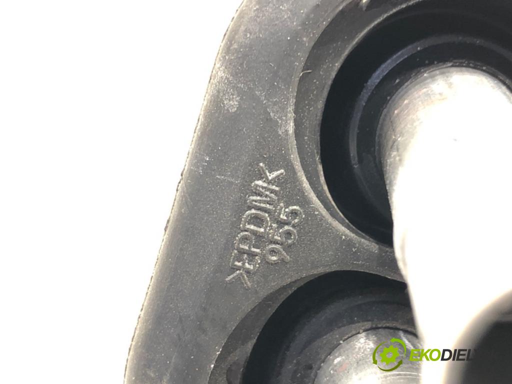 TOYOTA RAV 4 IV (_A4_) 2012 - 2022    2.5 Hybrid (AVA42_) 114 kW [155 KM] Hybryda silnik benzynowy / elektryczny 2015 - 2018  Výhrevné teleso, radiátor kúrenia  (Radiátory kúrenia)