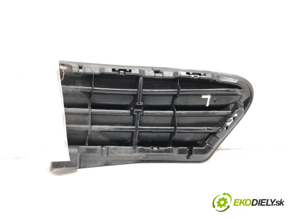 TOYOTA RAV 4 IV SUV 2017 114 kW 2.5 Hybrid (AVA42_) 2494 Mriežky nárazníka ľavy predný 53128-42080