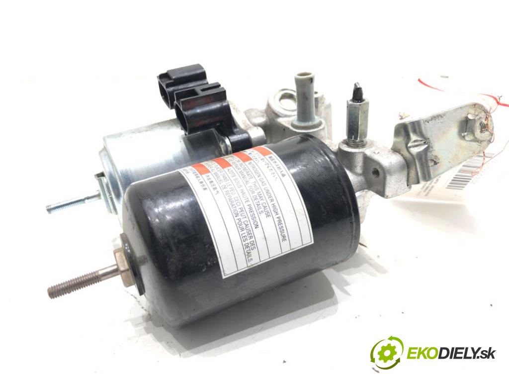 TOYOTA RAV 4 IV (_A4_) 2012 - 2022    2.5 Hybrid (AVA42_) 114 kW [155 KM] Hybryda silnik benzynowy / elektryczny 2015 - 2018  Pumpa brzdová 47070-47050 (Posilňovače bŕzd)