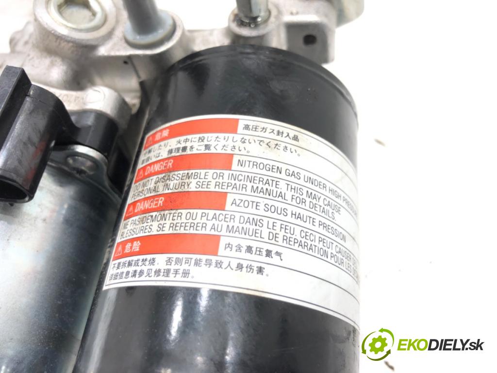 TOYOTA RAV 4 IV (_A4_) 2012 - 2022    2.5 Hybrid (AVA42_) 114 kW [155 KM] Hybryda silnik benzynowy / elektryczny 2015 - 2018  Pumpa brzdová 47070-47050 (Posilňovače bŕzd)