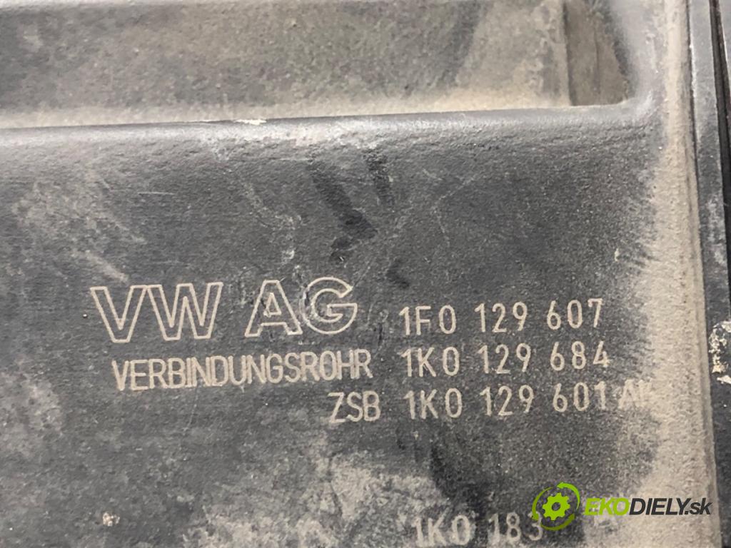 AUDI A3 (8P1) 2003 - 2013    2.0 FSI 110 kW [150 KM] benzyna 2003 - 2008  Obal filtra vzduchu 1F0129607 (Obal filtra vzduchu)