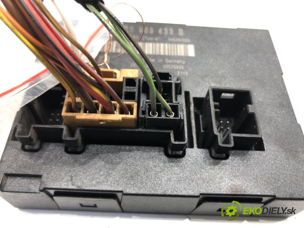 AUDI A3 (8P1) 2003 - 2013    2.0 FSI 110 kW [150 KM] benzyna 2003 - 2008  Modul komfortu 8P0959433B (Moduly komfortu)