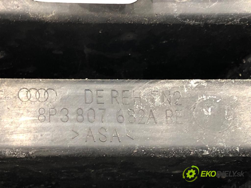 AUDI A3 (8P1) 2003 - 2013    2.0 FSI 110 kW [150 KM] benzyna 2003 - 2008  mří nárazníka pravý přední část 8P3807682A