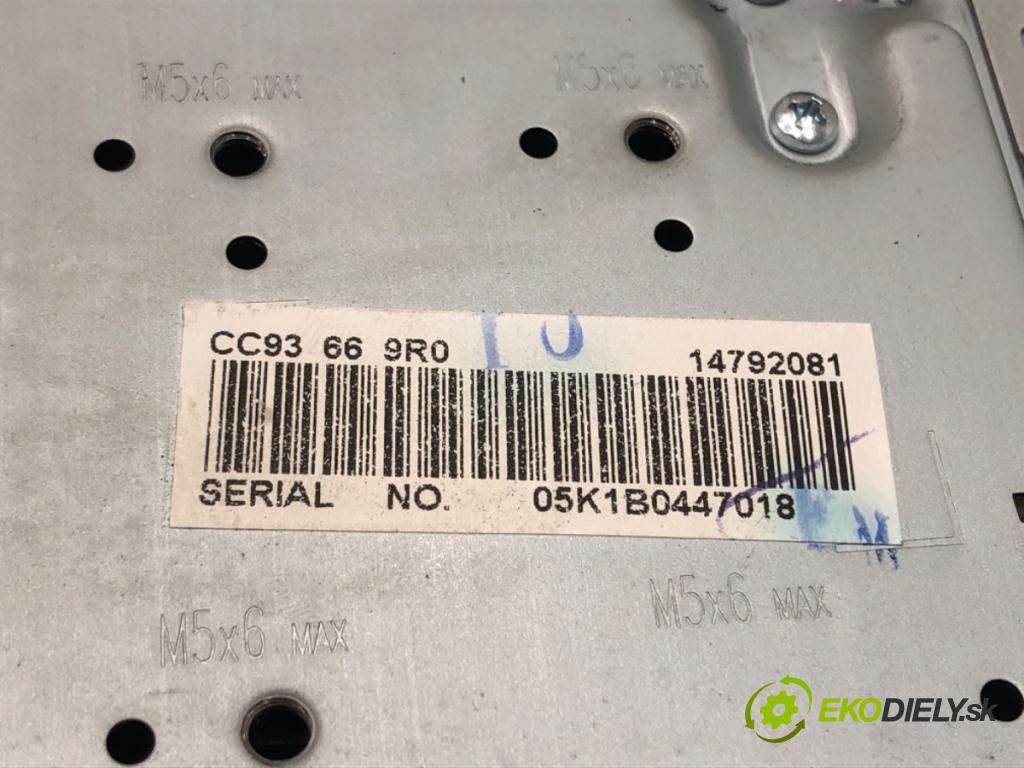 MAZDA 5 (CR19) 2005 - 2010    2.0 CD (CR19) 81 kW [110 KM] olej napędowy 2005 - 2010  RADIO CC9366AR0 (Audio zariadenia)