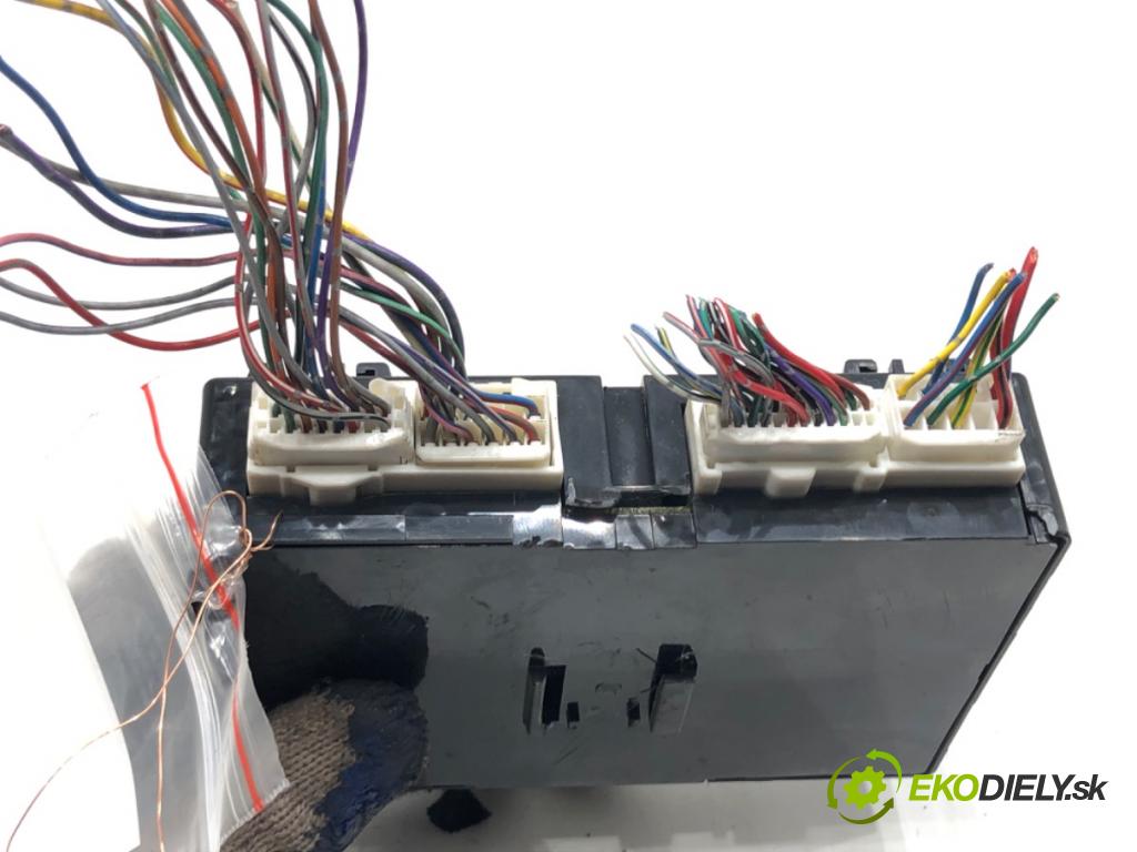 MAZDA 5 (CR19) 2005 - 2010    2.0 CD (CR19) 81 kW [110 KM] olej napędowy 2005 - 2010  Modul BCM CD3467560B (Ostatné)