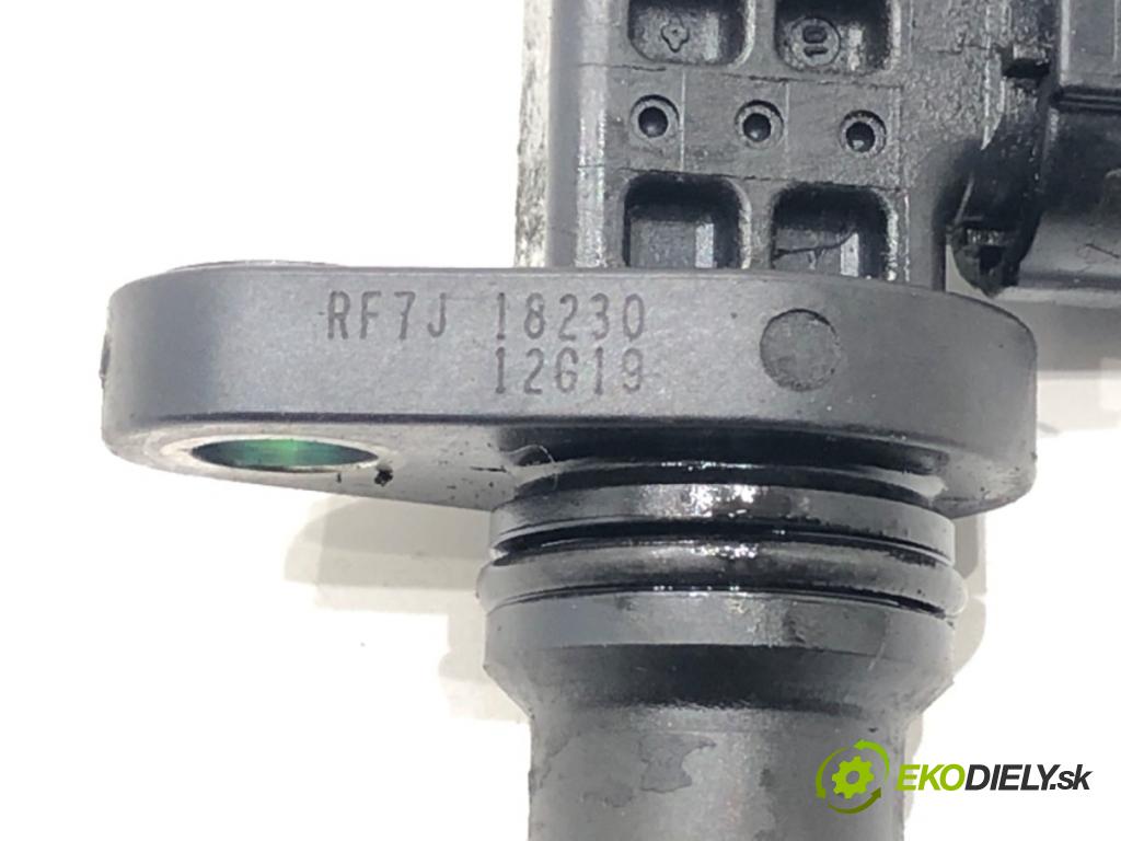 MAZDA 5 (CR19) 2005 - 2010    2.0 CD (CR19) 81 kW [110 KM] olej napędowy 2005 - 2010  snímač pozice vačkového hřídele RF7J18230 (Snímače polohy kliky, vačky)