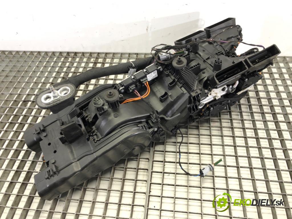 AUDI Q7 (4MB, 4MG) 2015 - 2022    3.0 TDI quattro 200 kW [272 KM] olej napędowy 2015 - 2019  Výhrevné teleso, radiátor kúrenia zad 4M0820004