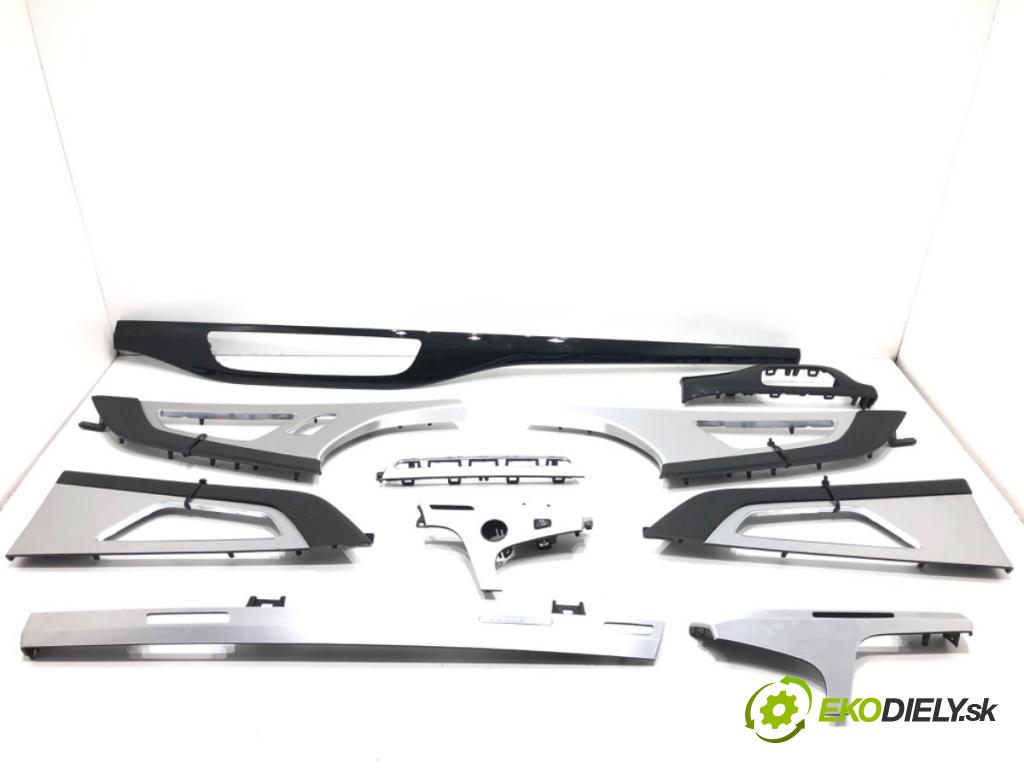 AUDI Q7 (4MB, 4MG) 2015 - 2022    3.0 TDI quattro 200 kW [272 KM] olej napędowy 2015 - 2019  lišty kryt 4M1853189R 4M1853242B (Lišty)