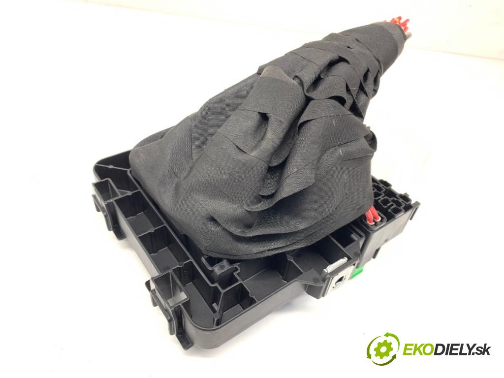 VW TRANSPORTER / CARAVELLE VI Autobus (SGB, SGJ, SHB, SHJ) 2015 - 2022    2.0 TDI 110 kW [150 KM] olej napędowy 2015 - 2022  skříňka poistková 2Q0937615A (Pojistkové skříňky)