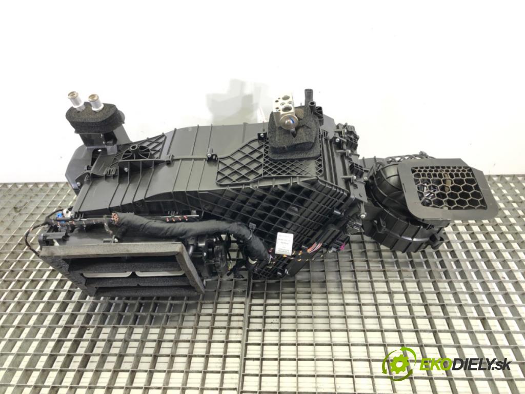 VW TRANSPORTER / CARAVELLE VI Autobus (SGB, SGJ, SHB, SHJ) 2015 - 2022    2.0 TDI 110 kW [150 KM] olej napędowy 2015 - 2022  topné těleso radiátor topení komplet KOMBAJN 7L1816005M (Radiátory topení)