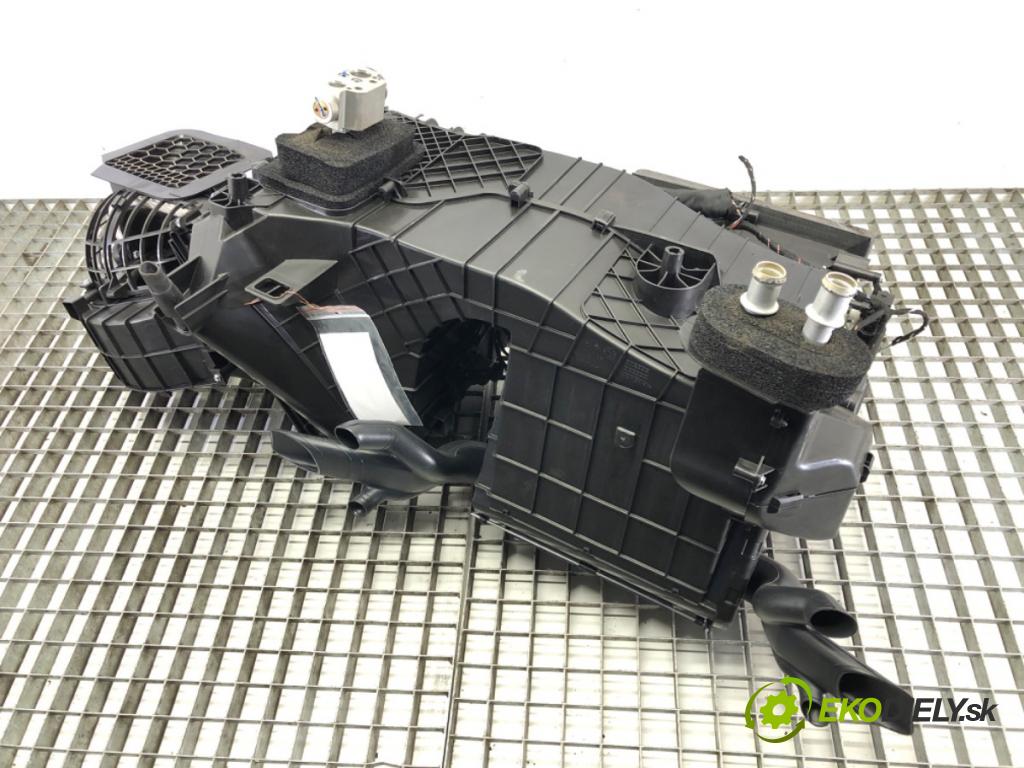 VW TRANSPORTER / CARAVELLE VI Autobus (SGB, SGJ, SHB, SHJ) 2015 - 2022    2.0 TDI 110 kW [150 KM] olej napędowy 2015 - 2022  topné těleso radiátor topení komplet KOMBAJN 7L1816005M (Radiátory topení)