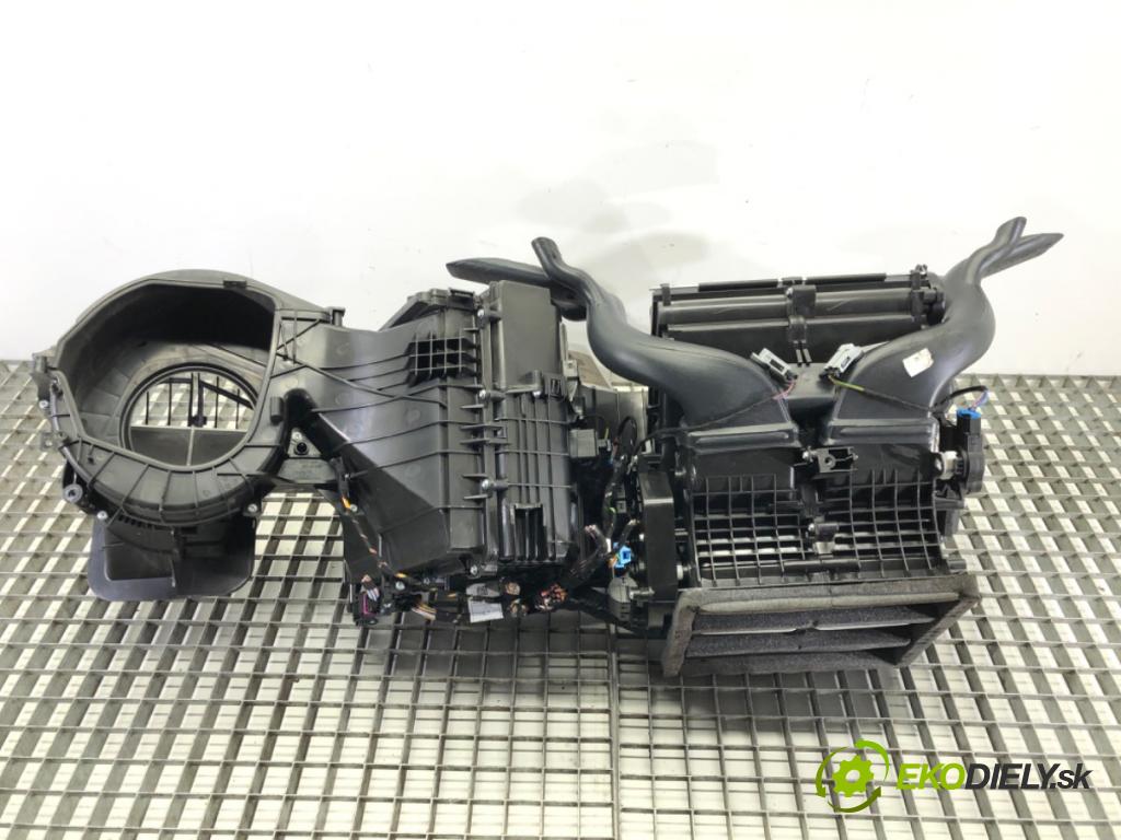 VW TRANSPORTER / CARAVELLE VI Autobus (SGB, SGJ, SHB, SHJ) 2015 - 2022    2.0 TDI 110 kW [150 KM] olej napędowy 2015 - 2022  topné těleso radiátor topení komplet KOMBAJN 7L1816005M (Radiátory topení)