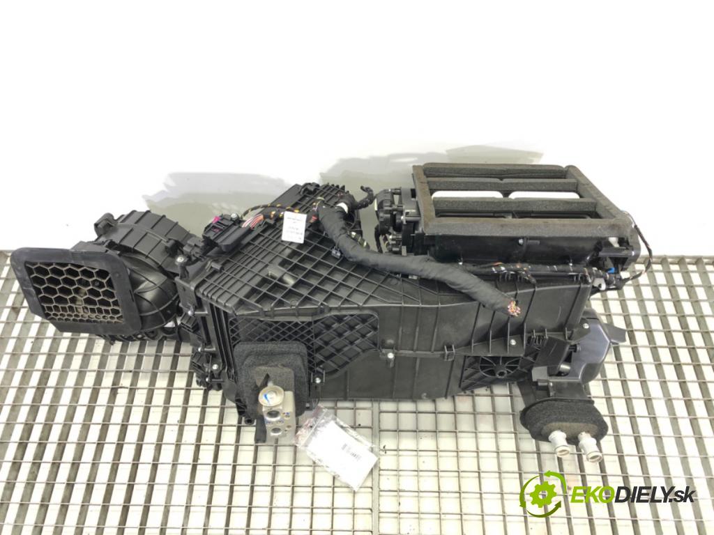 VW TRANSPORTER / CARAVELLE VI Autobus (SGB, SGJ, SHB, SHJ) 2015 - 2022    2.0 TDI 110 kW [150 KM] olej napędowy 2015 - 2022  topné těleso radiátor topení komplet KOMBAJN 7L1816005M (Radiátory topení)