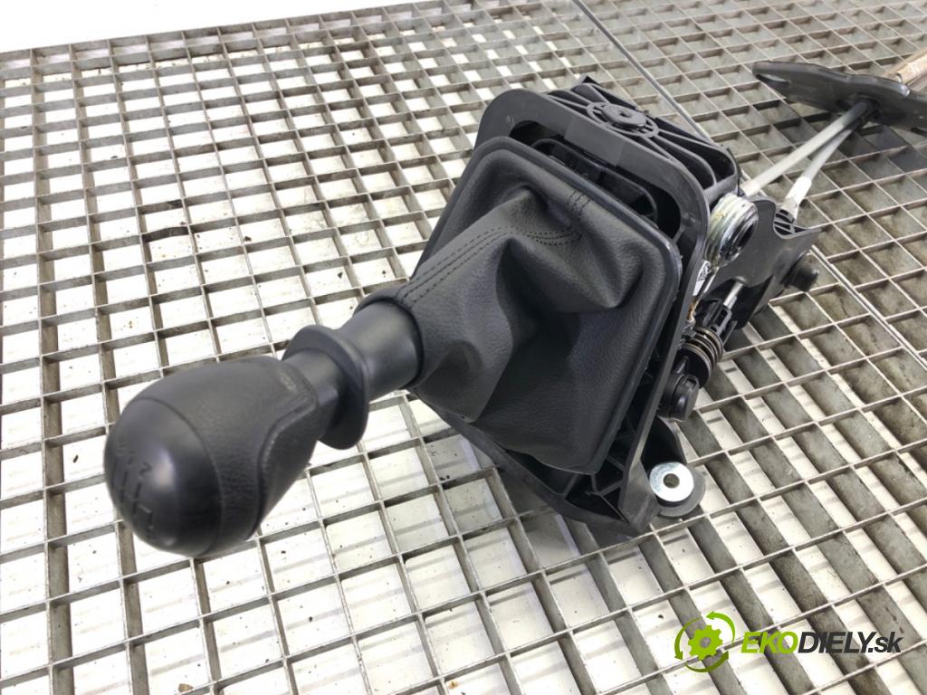 VW TRANSPORTER / CARAVELLE VI Autobus (SGB, SGJ, SHB, SHJ) 2015 - 2022    2.0 TDI 110 kW [150 KM] olej napędowy 2015 - 2022  Kulisa 7LA711025 (Rýchlostná páka / kulisa)