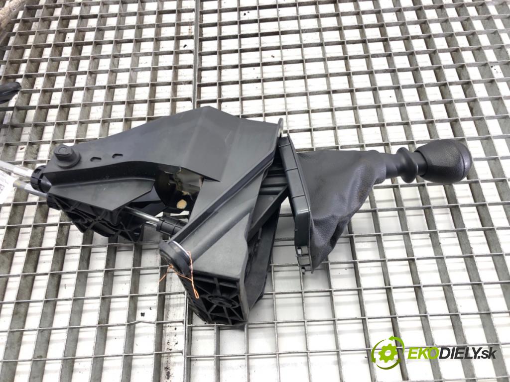 VW TRANSPORTER / CARAVELLE VI Autobus (SGB, SGJ, SHB, SHJ) 2015 - 2022    2.0 TDI 110 kW [150 KM] olej napędowy 2015 - 2022  Kulisa 7LA711025 (Rýchlostná páka / kulisa)