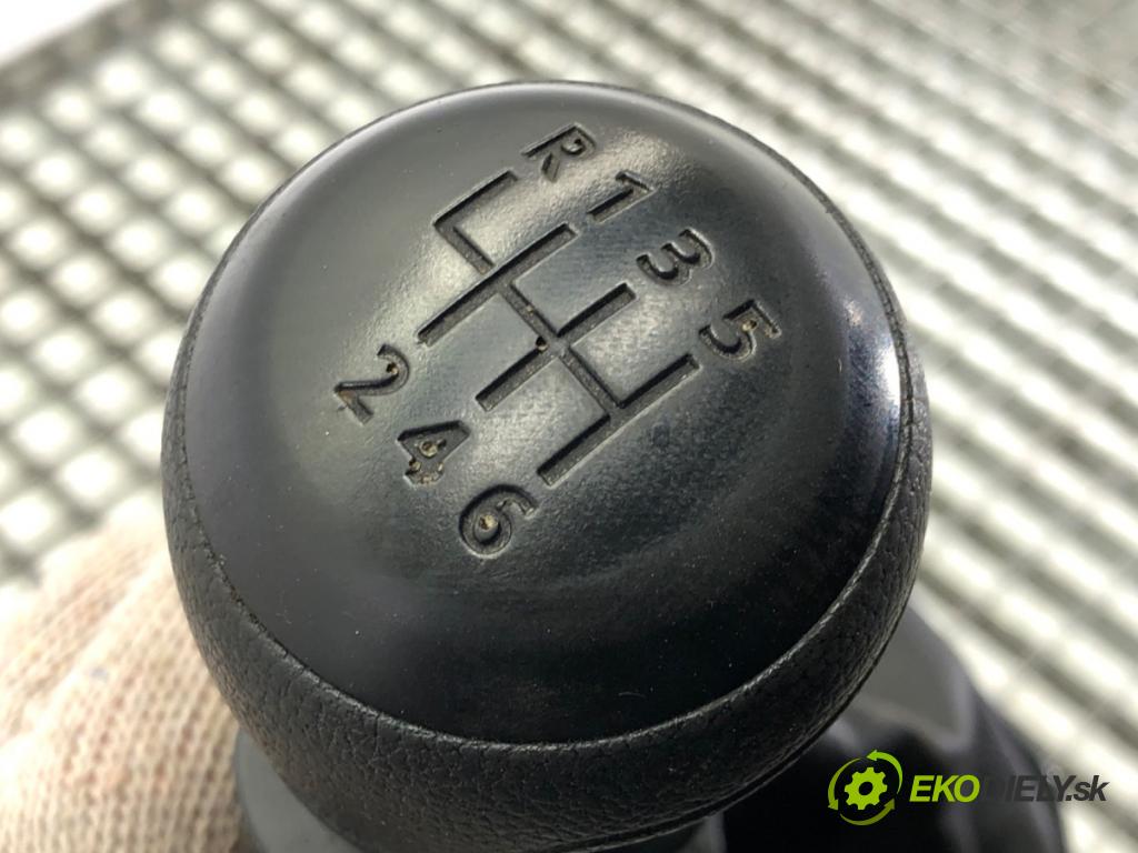 VW TRANSPORTER / CARAVELLE VI Autobus (SGB, SGJ, SHB, SHJ) 2015 - 2022    2.0 TDI 110 kW [150 KM] olej napędowy 2015 - 2022  Kulisa 7LA711025 (Rýchlostná páka / kulisa)