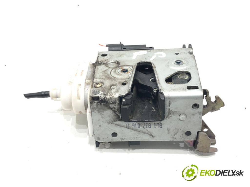 AUDI A3 (8L1) 1996 - 2006    1.9 TDI 96 kW [130 KM] olej napędowy 2000 - 2003  zámok dveře pravý přední část 8L1837016B