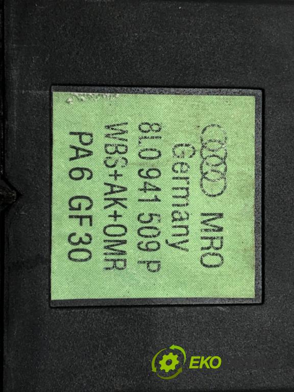 AUDI A3 (8L1) 1996 - 2006    1.9 TDI 96 kW [130 KM] olej napędowy 2000 - 2003  Spínač svetiel výstražných (núdzových) 8L0941509P (Prepínače, spínače, tlačidlá a ovládače kúrenia)