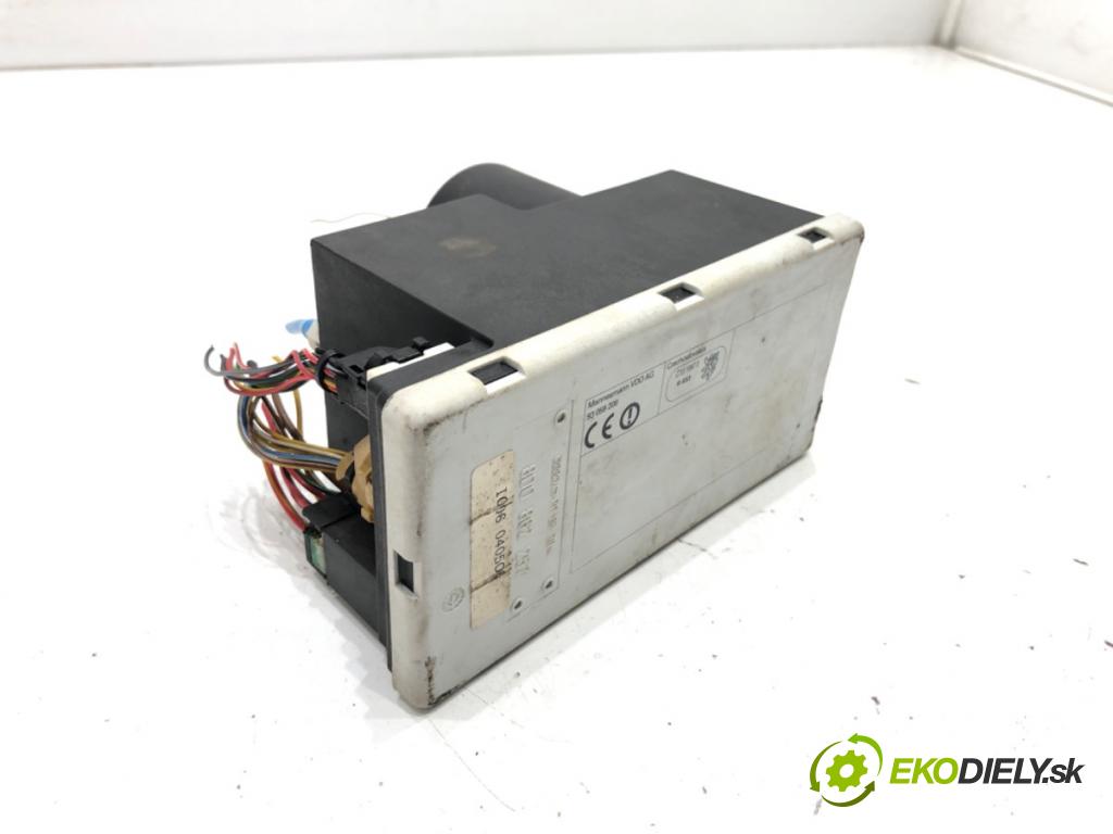 AUDI A3 (8L1) 1996 - 2006    1.9 TDI 96 kW [130 KM] olej napędowy 2000 - 2003  pumpa centrálneho zámku 8D0862257 (Riadiace jednotky centrálneho zámku)